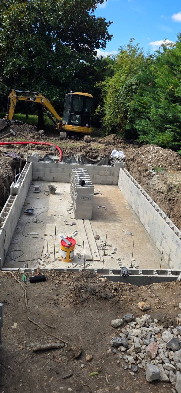 Fondations et maçonnerie d'une piscine